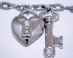 How_to_Sell_Tiffany_Heart_Key_Bracelets